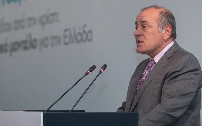 Ο χαιρετισμός του προέδρου και ιδρυτή της διαΝΕΟσις Δημήτρη Δασκαλόπουλου κατά τη διάρκεια τηςεκδήλωση της διαΝΕΟσις στη Θεσσαλονίκη με αφορμή την παρουσίαση του βιβλίου 