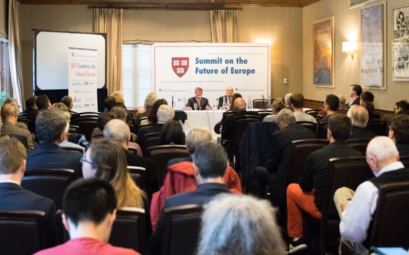 Ένας εκτενής διάλογος για το μέλλον της Ευρώπης σε συνεργασία με το Κέντρο Ευρωπαϊκών Μελετών (CES) του πανεπιστημίου Χάρβαρντ και με το γερμανικό think-tank WZB.